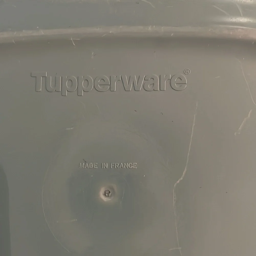 Tupperware - Picture 7 of 10